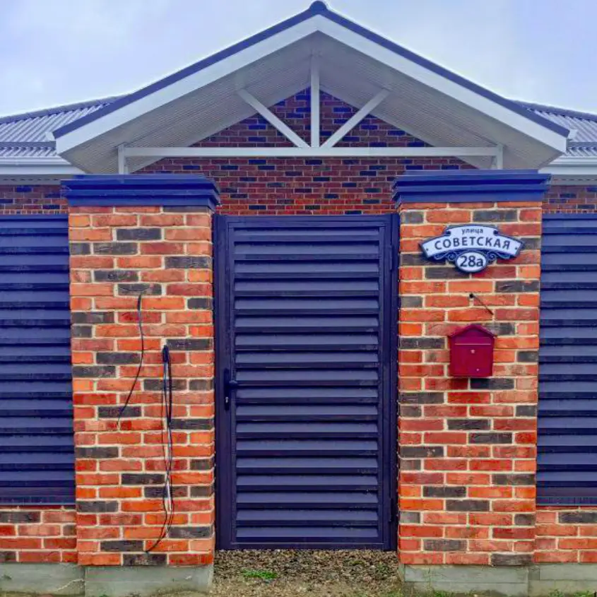 Фото 2 двусторонний забор Реснички 8019 Темный Шоколад